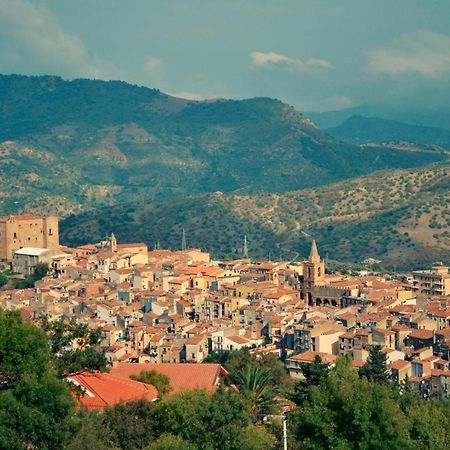 Casa Lucia Lägenhet Castelbuono  Exteriör bild