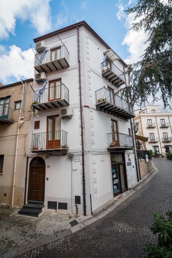 Casa Lucia Lägenhet Castelbuono  Exteriör bild